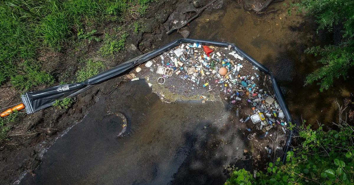 Litter booms trap trash in Savannah waterways