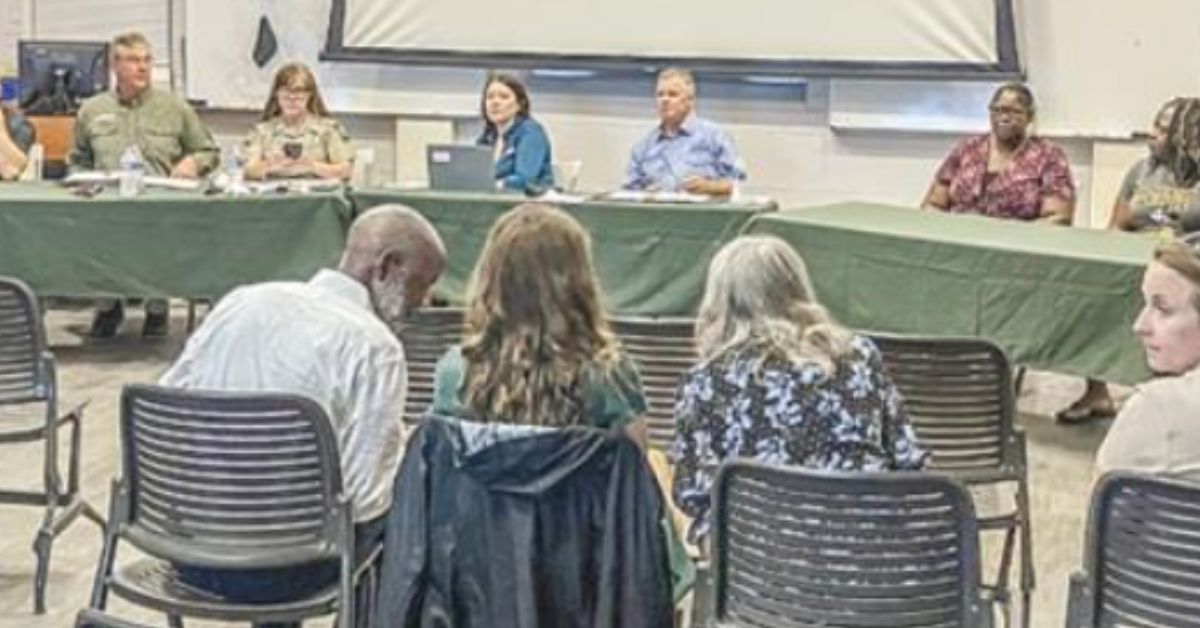Darien News SIHA DNR meeting on Sapelo