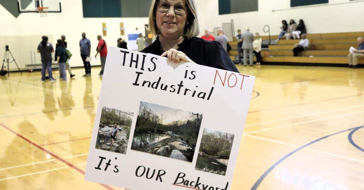 Columbus residents don’t get answers from developers of proposed data center